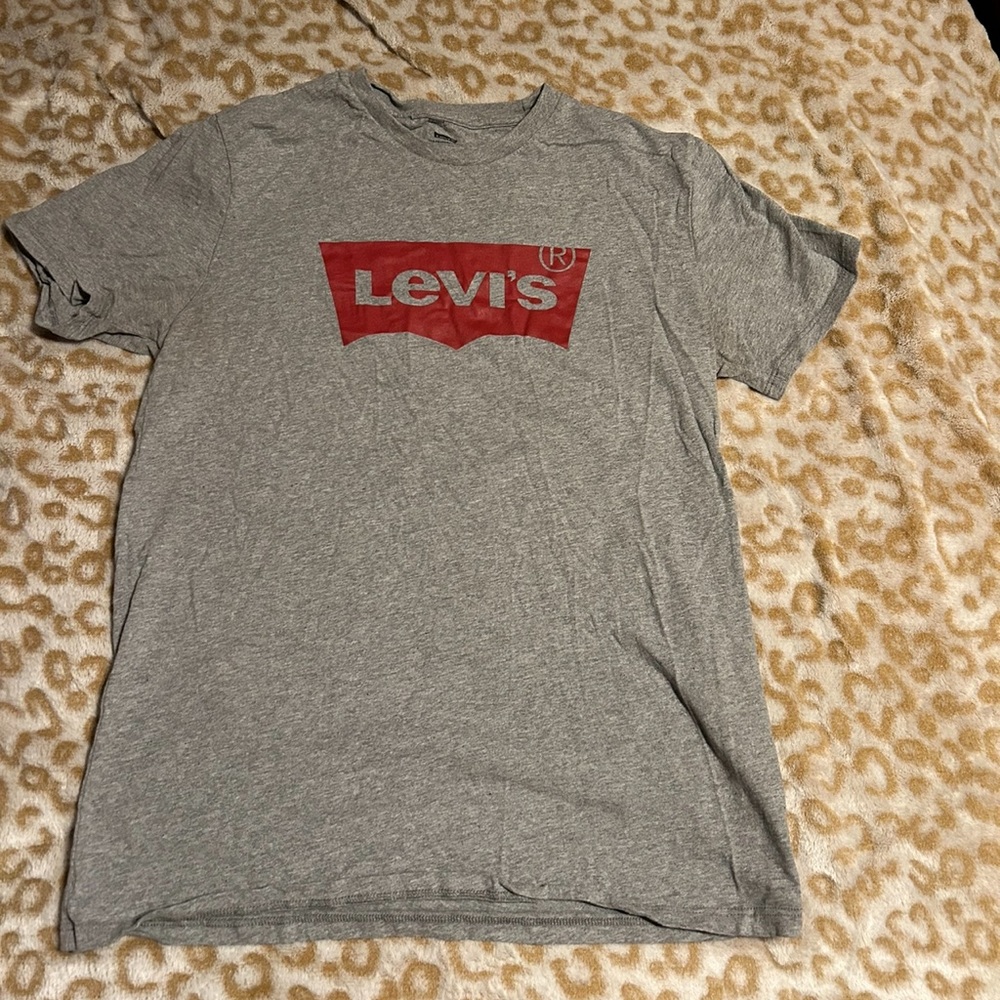 Levi’s Graphic Tee